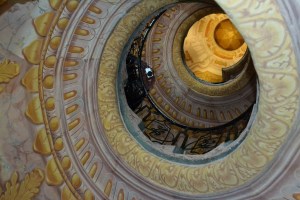 Trompe-l'œil tricks the eye into thinking there's a dome above the stairwell.