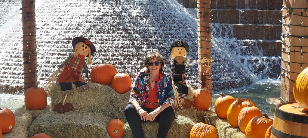 Fall Photo Opp at San Antonio Plaza